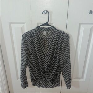 H&M Chevron Pattern Long Sleeve Cross Front Blouse Shirt